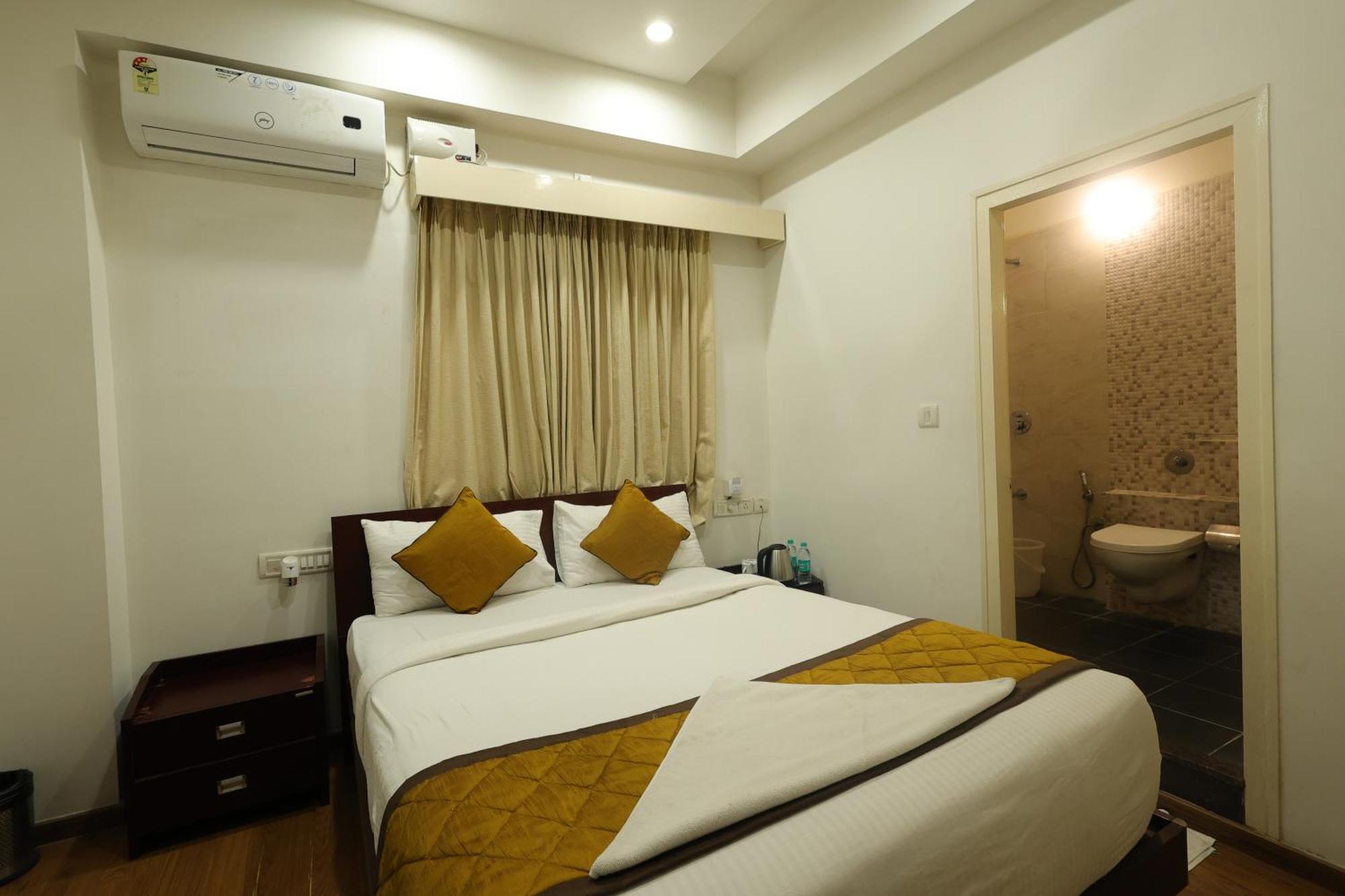 Arcade Inn Suites Bangalore Exterior photo