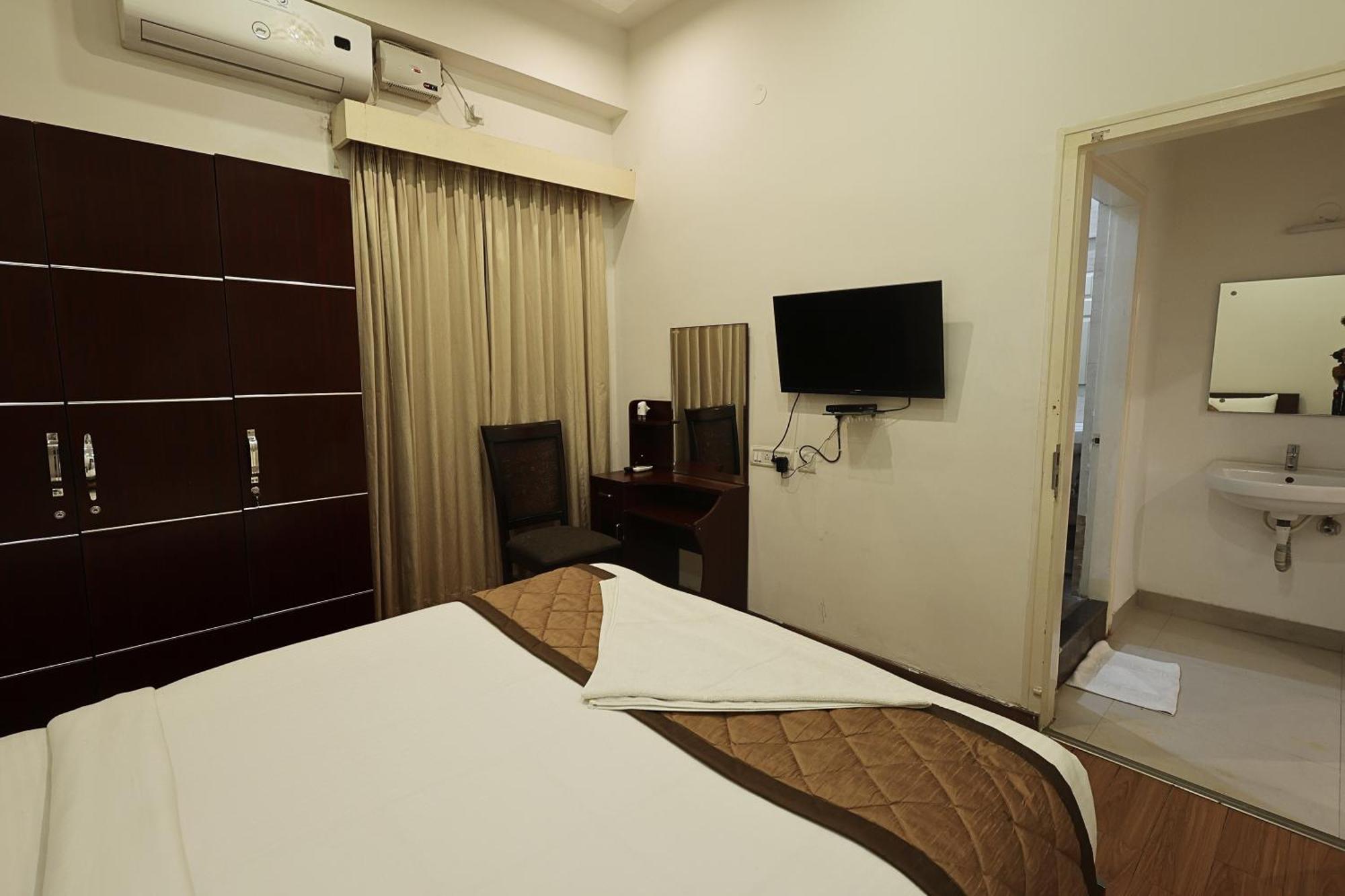 Arcade Inn Suites Bangalore Exterior photo